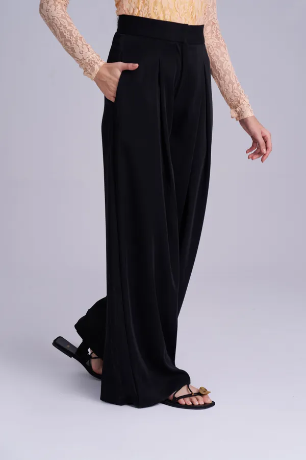 Luxurious_korean_Venta_black_pleated__Palazzo_|_Elegant_Stylish_High-Waist_Palazzo