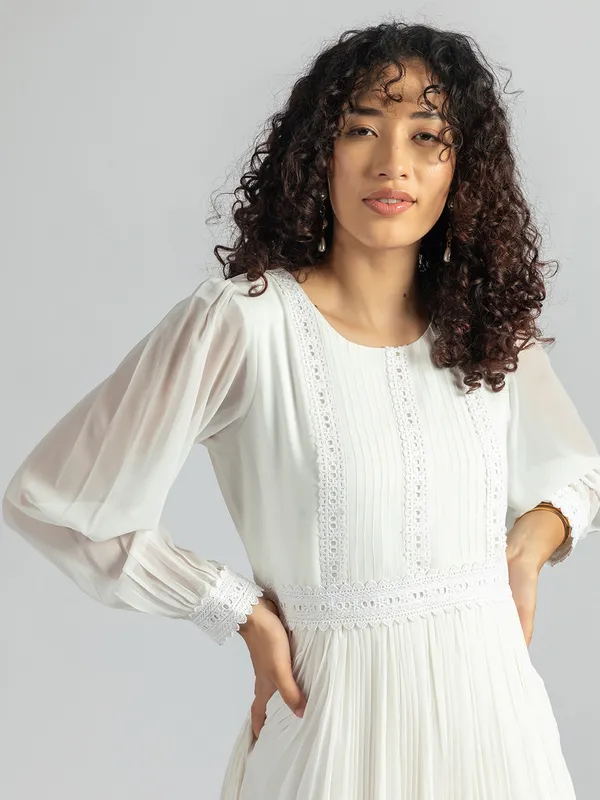 White_Pleated_Midi_Dress_|_Bohemian_White_Lace_Dress