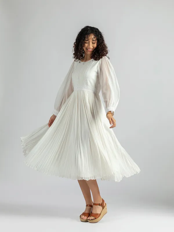 White_Pleated_Midi_Dress_|_Bohemian_White_Lace_Dress