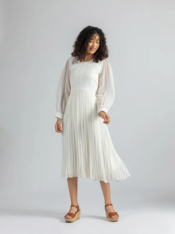 White_Pleated_Midi_Dress_|_Bohemian_White_Lace_Dress