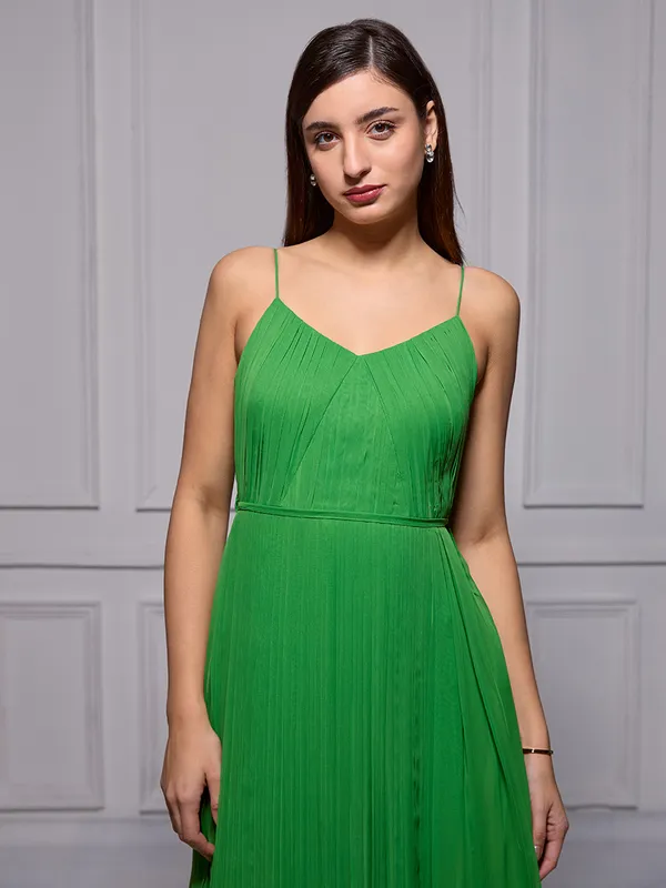 Designer_green_sleeveless_pleated_midi_dress_|_One_piece_dress