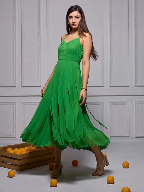 Designer_green_sleeveless_pleated_midi_dress_|_One_piece_dress
