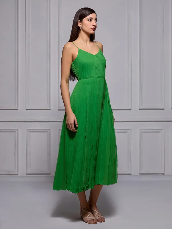 Designer_green_sleeveless_pleated_midi_dress_|_One_piece_dress