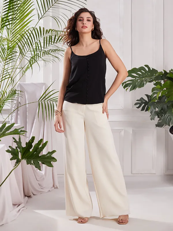 Classic_sleeveless_Black_Tank_|_Everyday_casual_Tank_Top_for_Women