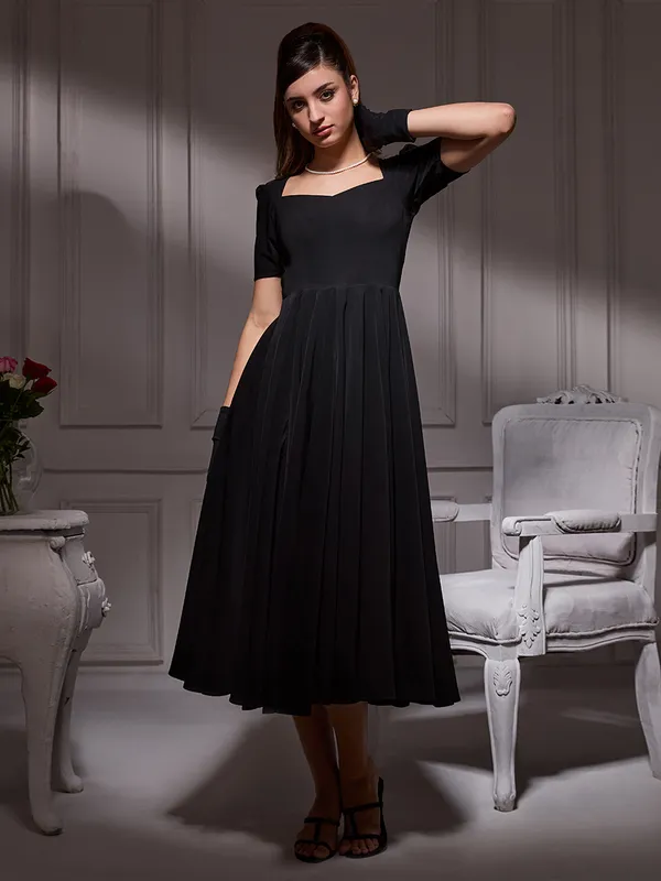 Vintage_Black_Midi_Dress_|_Luxurious_one_piece_dress