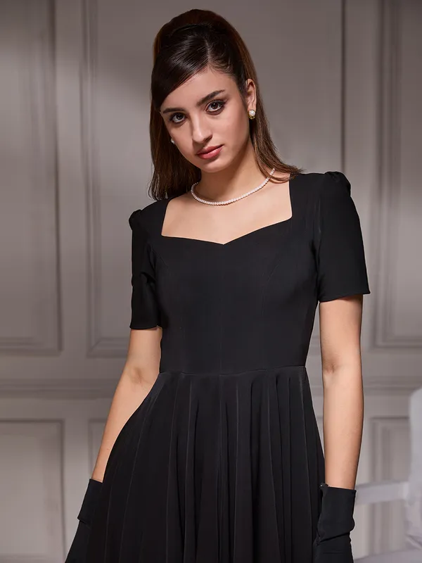 Vintage_Black_Midi_Dress_|_Luxurious_one_piece_dress