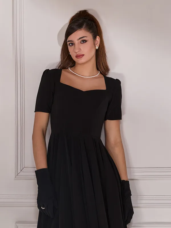 Vintage_Black_Midi_Dress_|_Luxurious_one_piece_dress