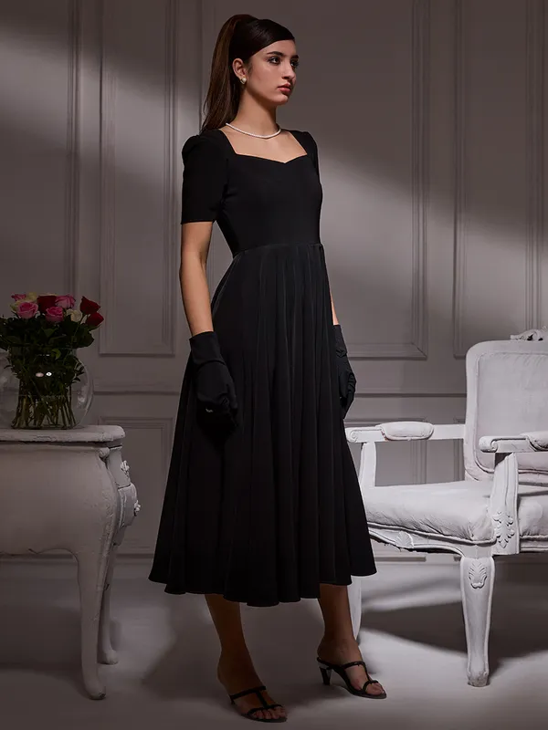 Vintage_Black_Midi_Dress_|_Luxurious_one_piece_dress