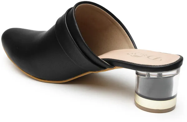Black_Solid_Resin_Sandal_For_Women