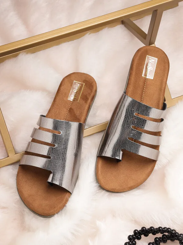 Silver_Solid_Thermoplastic_Rubber_Slippers_For_Women