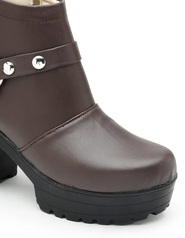 Brown_Solid_Round_Synthetic_Casual_Boots_For_Women