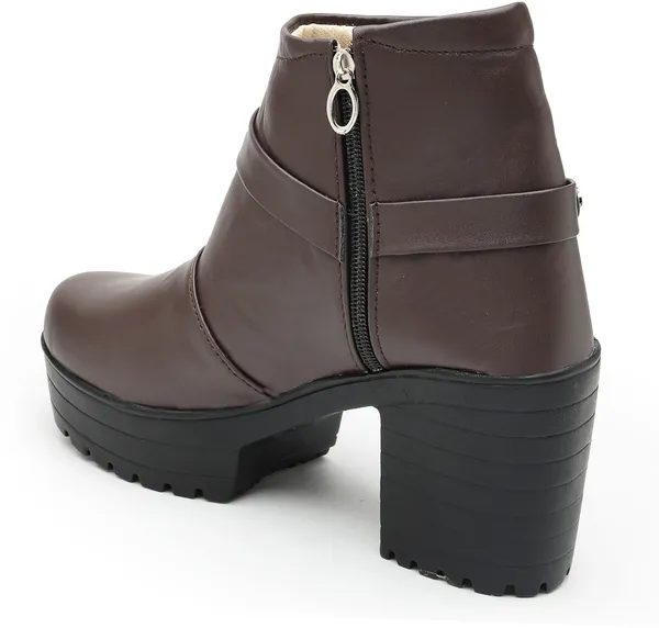 Brown_Solid_Round_Synthetic_Casual_Boots_For_Women