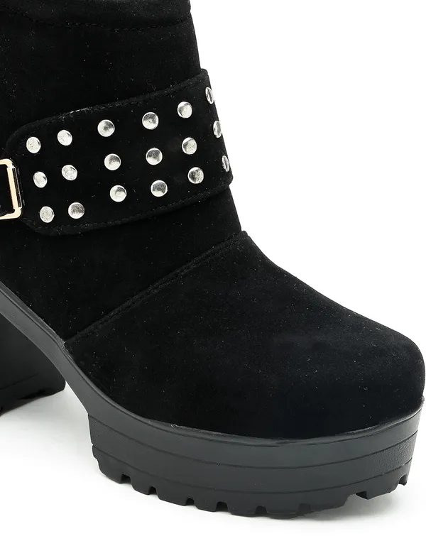 Black_Solid_Round_Suede_Casual_Boots_For_Women