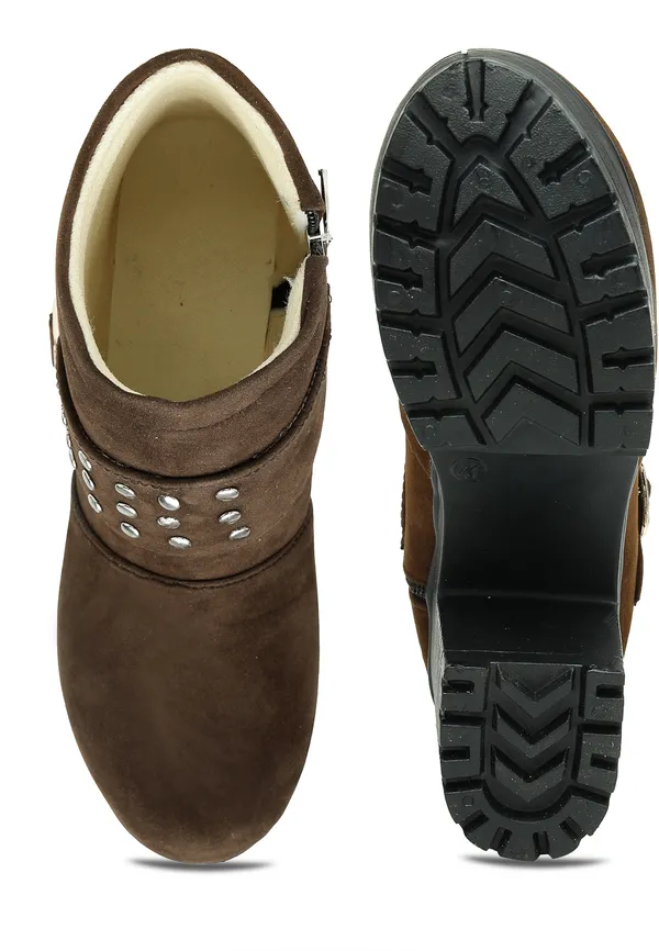 Brown_Solid_Round_Suede_Casual_Boots_For_Women