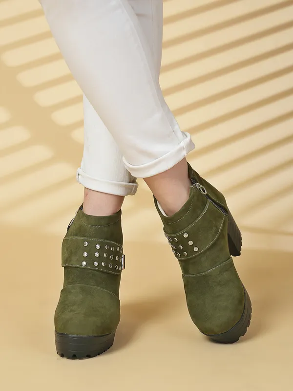 Olive_Solid_Round_Suede_Casual_Boots_For_Women