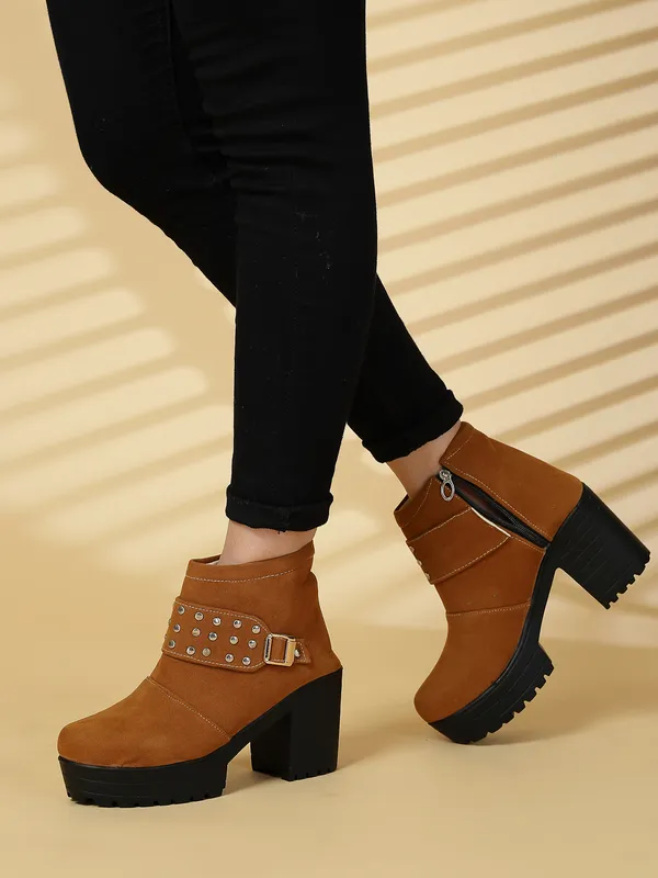 Tan_Solid_Round_Suede_Casual_Boots_For_Women