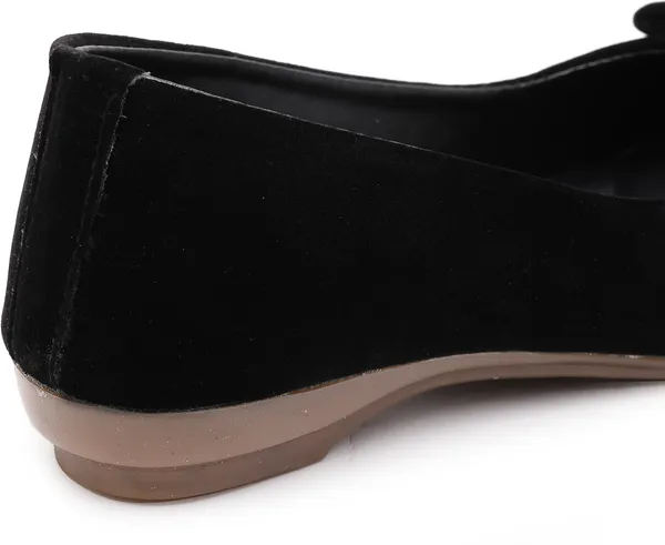 Black_Women_Solid_Pointed_Velvet_Casual_Bellies