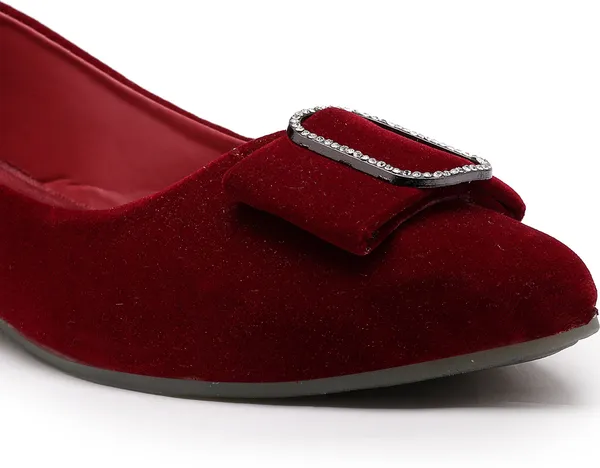 Maroon_Solid_Pointed_Velvet_Casual_Bellies_For_Women