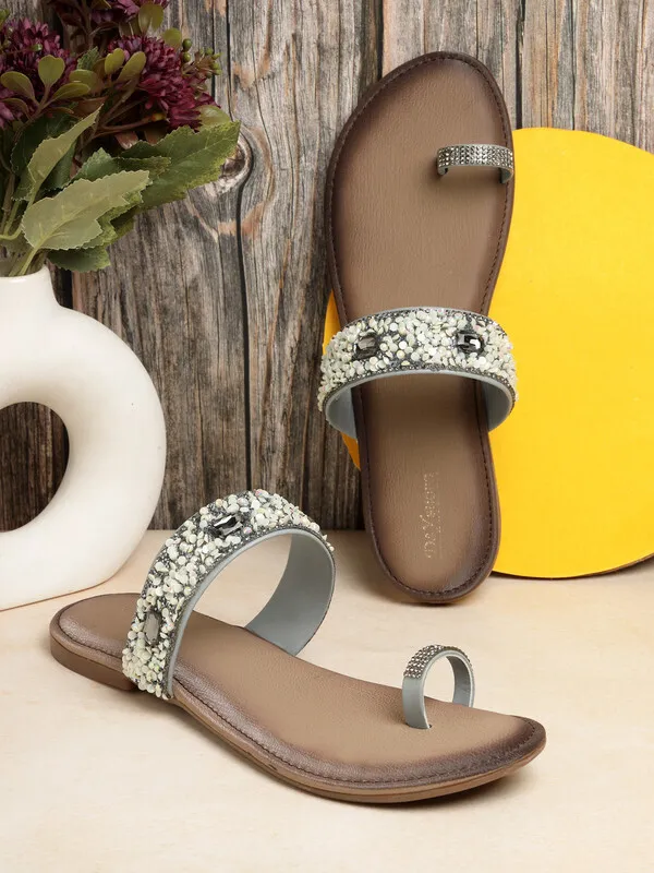 Grey_Solid_Slip-On_Artificial_Leather_Flats_For_Women