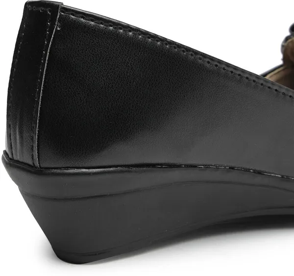 Black_Solid_Round_Toe_Patent_Leather_Casual_Bellies_For_Women