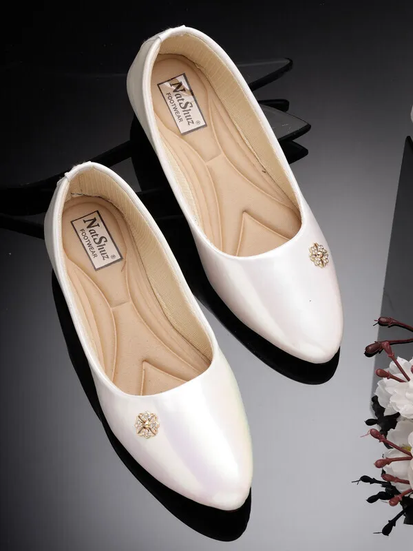 Off_White_Women_Solid_Round_Toe_Synthetic_Casual_Bellies