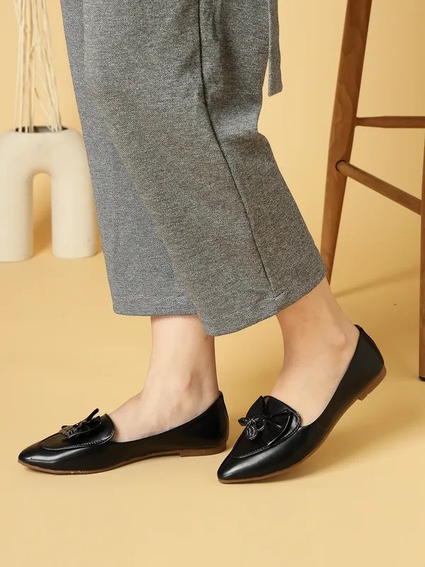 Black_Solid_Pointed_Synthetic_Casual_Bellies_For_Women
