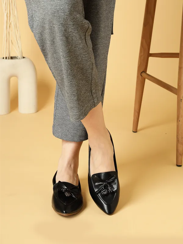 Black_Solid_Pointed_Synthetic_Casual_Bellies_For_Women