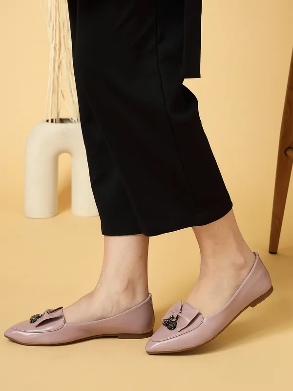 Pink_Solid_Pointed_Synthetic_Casual_Bellies_For_Women
