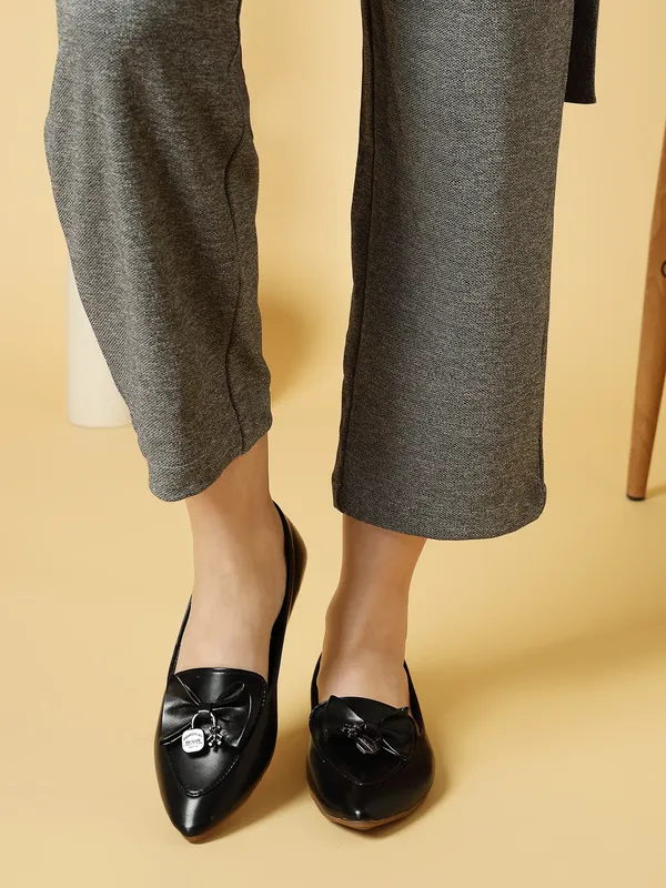 Black_Solid_Pointed_Synthetic_Casual_Bellies_For_Women
