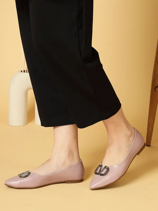 Pink_Solid_Pointed_Synthetic_Casual_Bellies_For_Women