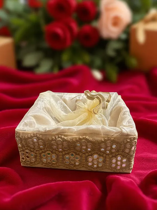 Decorated_Net_Gift_Hamper_Basket_?_Elegant_Handmade_Gift_Basket_For_All_Occasions,_Perfect_For_Weddings,_Festivals,_&_Special_Events_(Size-20X20X7.6_Cm)