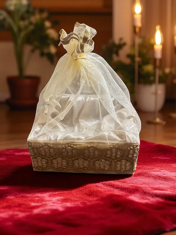 Decorated_Net_Gift_Hamper_Basket_?_Elegant_Handmade_Gift_Basket_For_All_Occasions,_Perfect_For_Weddings,_Festivals,_&_Special_Events_(Size-20X20X7.6_Cm)