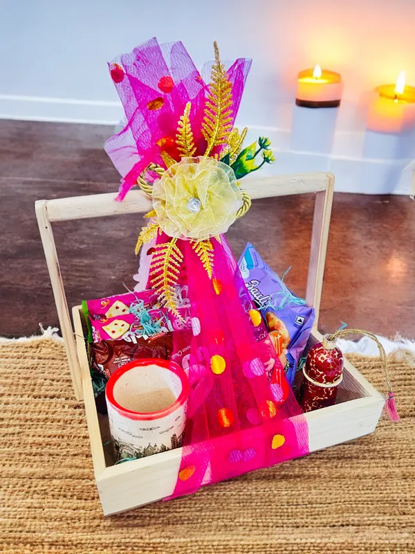 Medium_Size_Pine_Wood_Gift_Hamper_Basket_With_Handle_With_Mdf_Base_With_Decoration_Net_&_Decoration_Flower_25X25X4.69_Cm_(1)