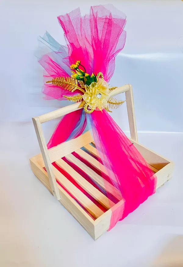 Pinewood_Gift_Hamper_Basket_For_Gift_Packaging_Size_25X25X5.7_Cm_(1)