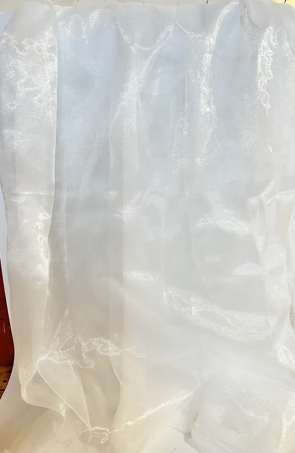 Vayu_Art_&_Crafts_Decoration_Shiny_Tissue_Net_for_Gift_Hampers_Gift_Wraps_Party_Decor,_Backdrop_Decor,_Mandap_Decoration,__5_Metre,_Width_111_CM_,_White