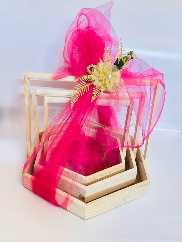 Pack_Of_3_Wooden_Hexagonal_Gift_Hamper_Basket,_Festival_Gift_Hamper_Tray,_Gift_Packaging_Basket_,_With_Net_&_Flowers_(30x30x4.5_CM)