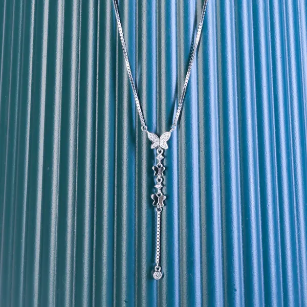 Silver_Premium_Butterfly_Kiss_Neckchain_For_Unisex