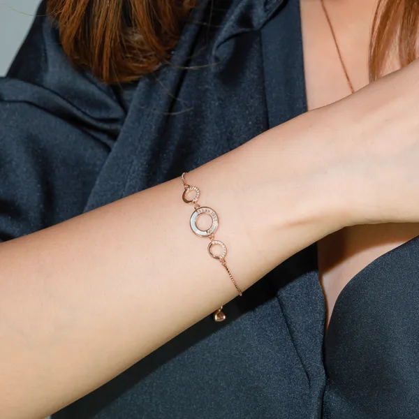 Rose-Gold__Premium_circle-of-charm_For_Women