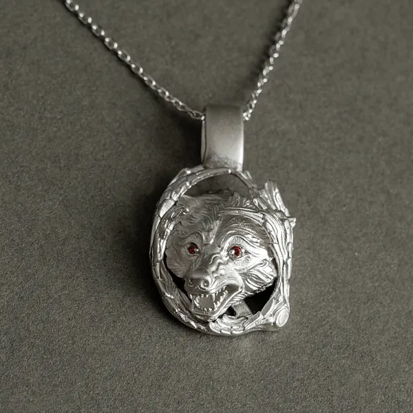 Silver_Premium_Wolf_Pendant_For_Unisex