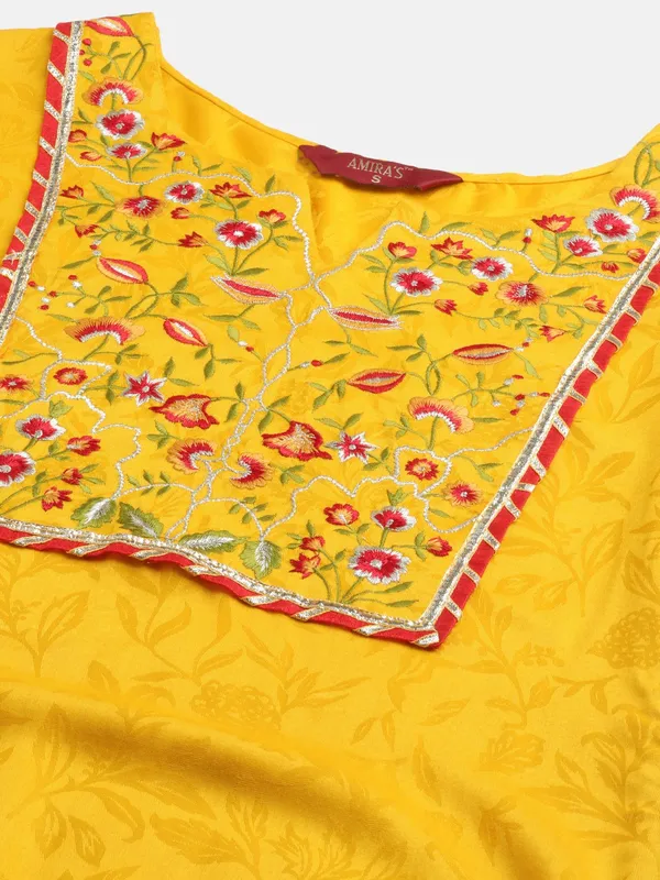 Yellow_Jacquard_Embroidered_3/4_Sleeve_Kurta_Churidar_For_Women