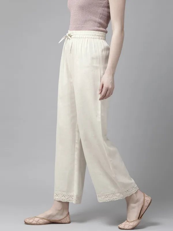 Cream_Pure_Cotton_Solid_Regular_Fit_Trouser_For_Women