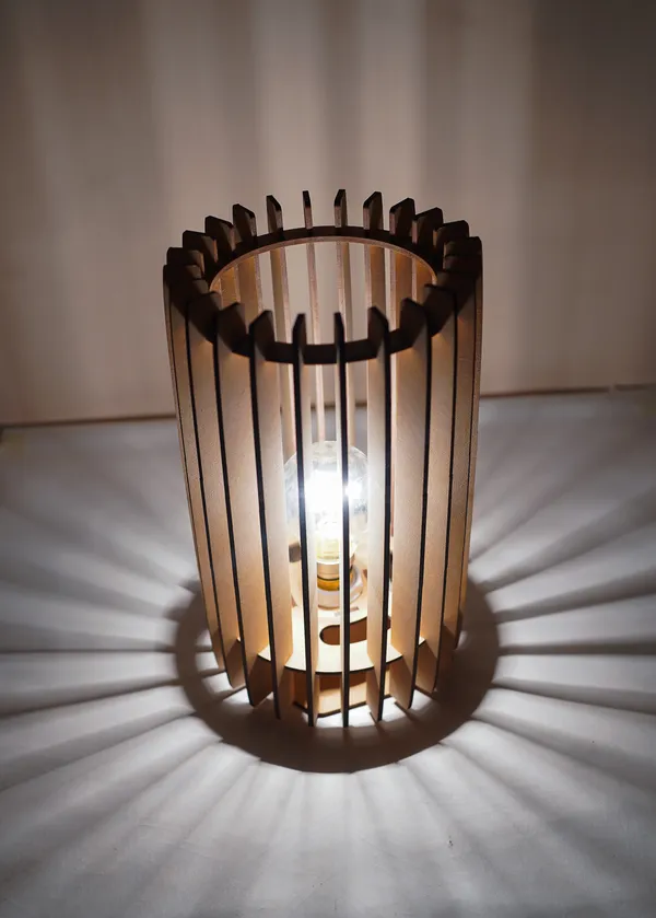Radia_-_Symmetry_and_a_radiant_center_Lamp