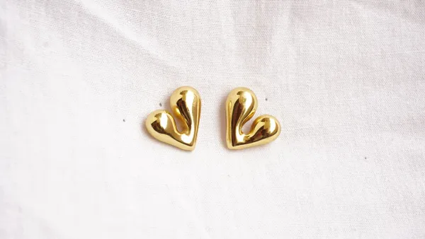 Puffy_Heart_Studs_Earrings