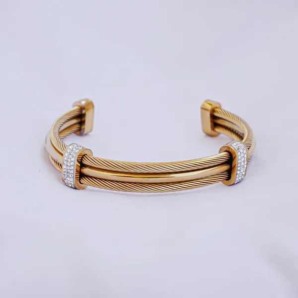 Diamond_double_row_twisted