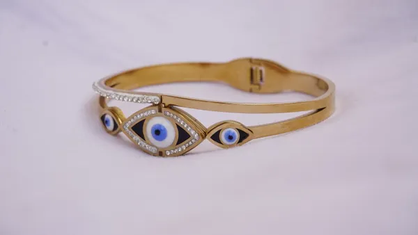 Evil_eye_bracelet