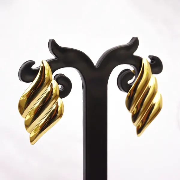Angel_Wing_Stud_Earrings_Women