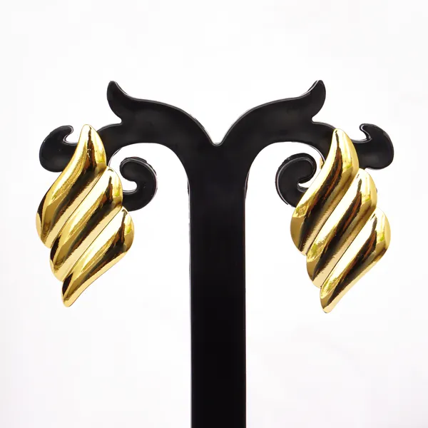Angel_Wing_Stud_Earrings_Women