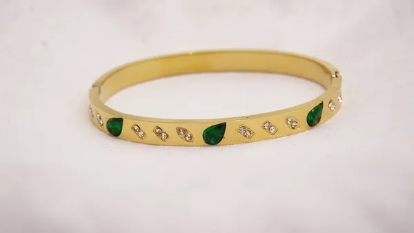 Green_Zirconia_Studded_Bangle_Kada_Side_Openable