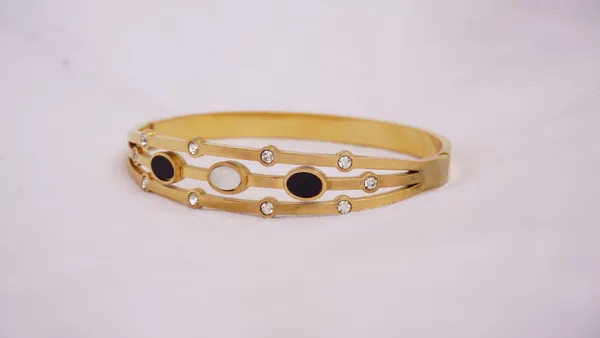 Three_Layer_Women's_Bracelet
