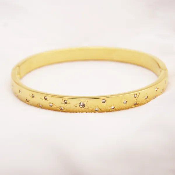Star_stone_studded_kada